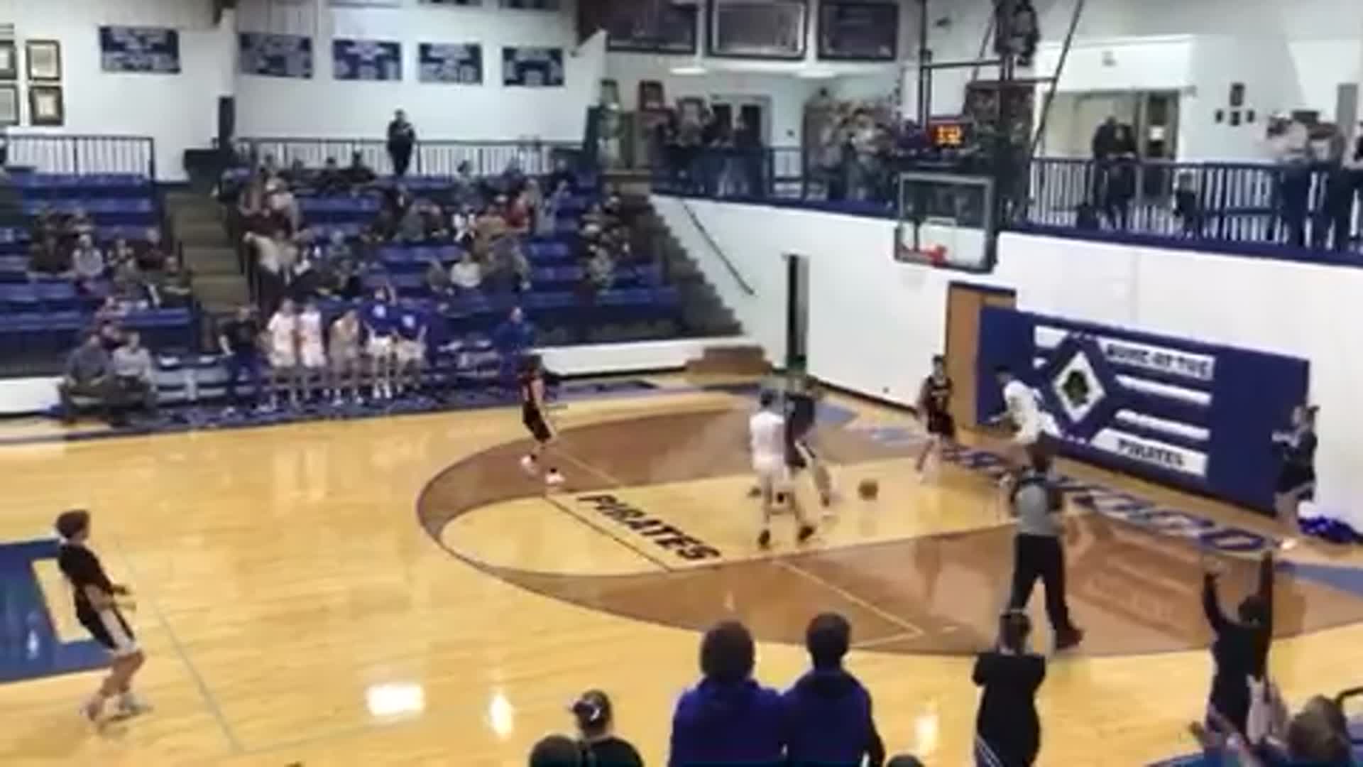 Gunner Bradshaw dunk