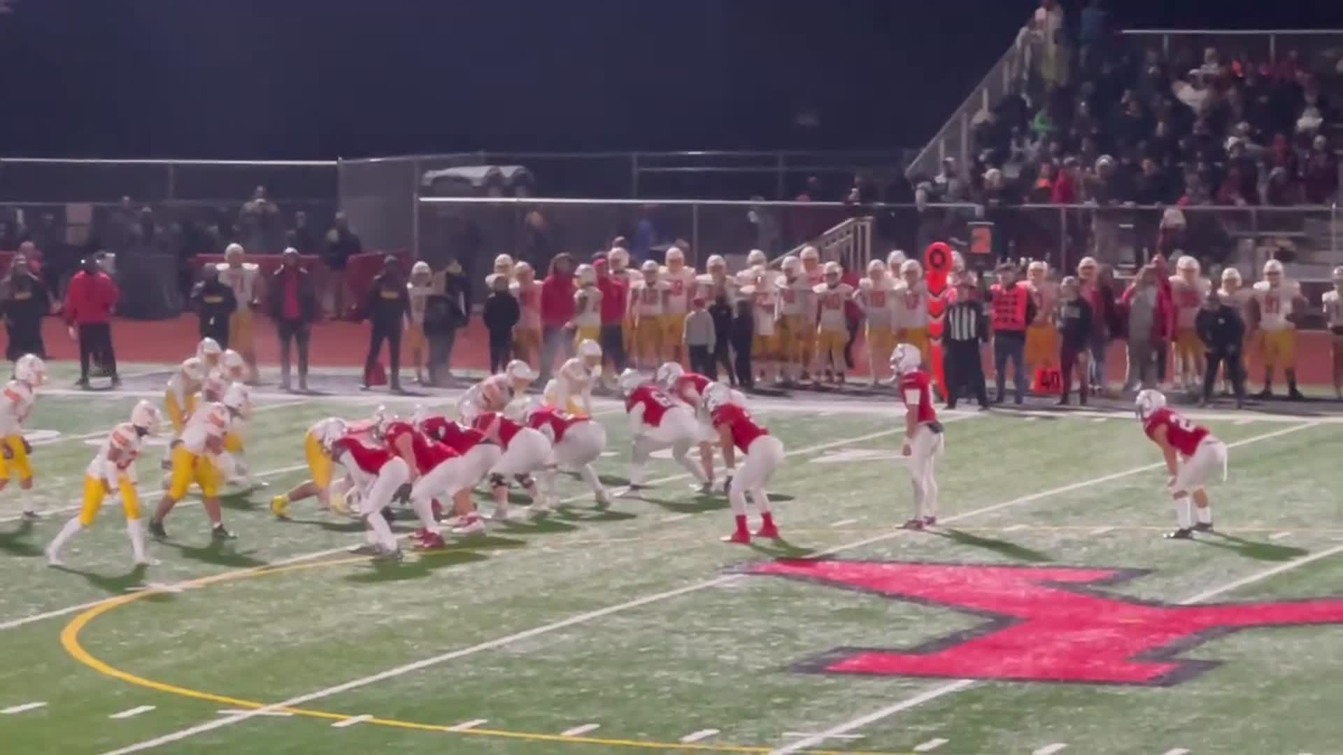 Yelm #23 Brayden Platt 10 yard carry in 3rd for 1st down vs Mt Tahoma