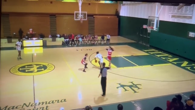 Jaelynn Housey with the steal and a battle of 2 on 1, Housey clears the way with a perfect assist to J'Yan Tyrell for 2