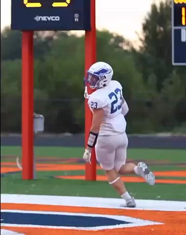 Total 300 yards / 5 TDs