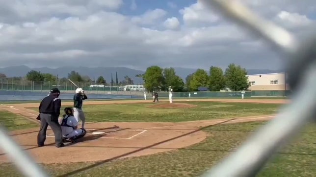 CF Makes over the head catch