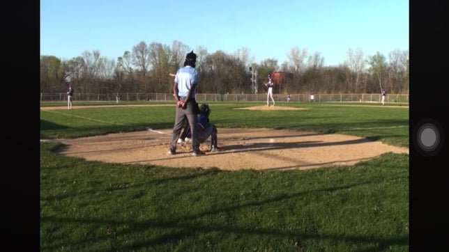 Fast ball outside pitch, mid 75-80s. Line drive to first baseman.