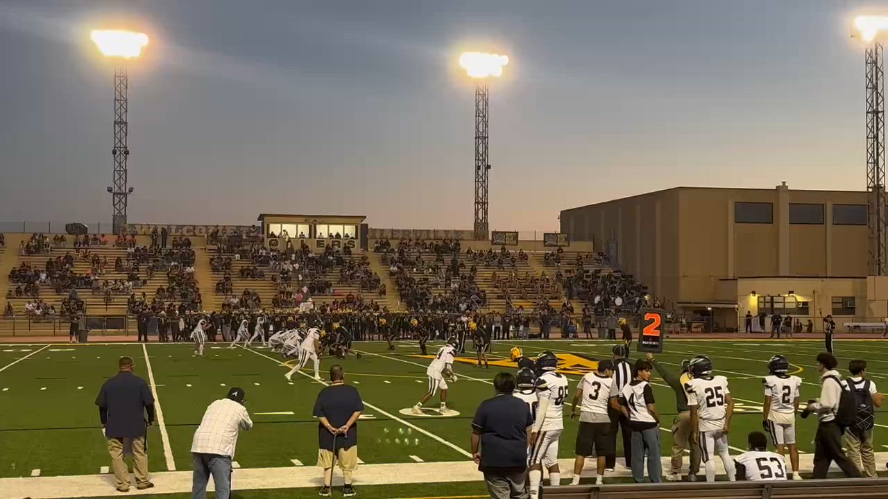 QB Michael Maldonado Pass to Isaac Gonzalez