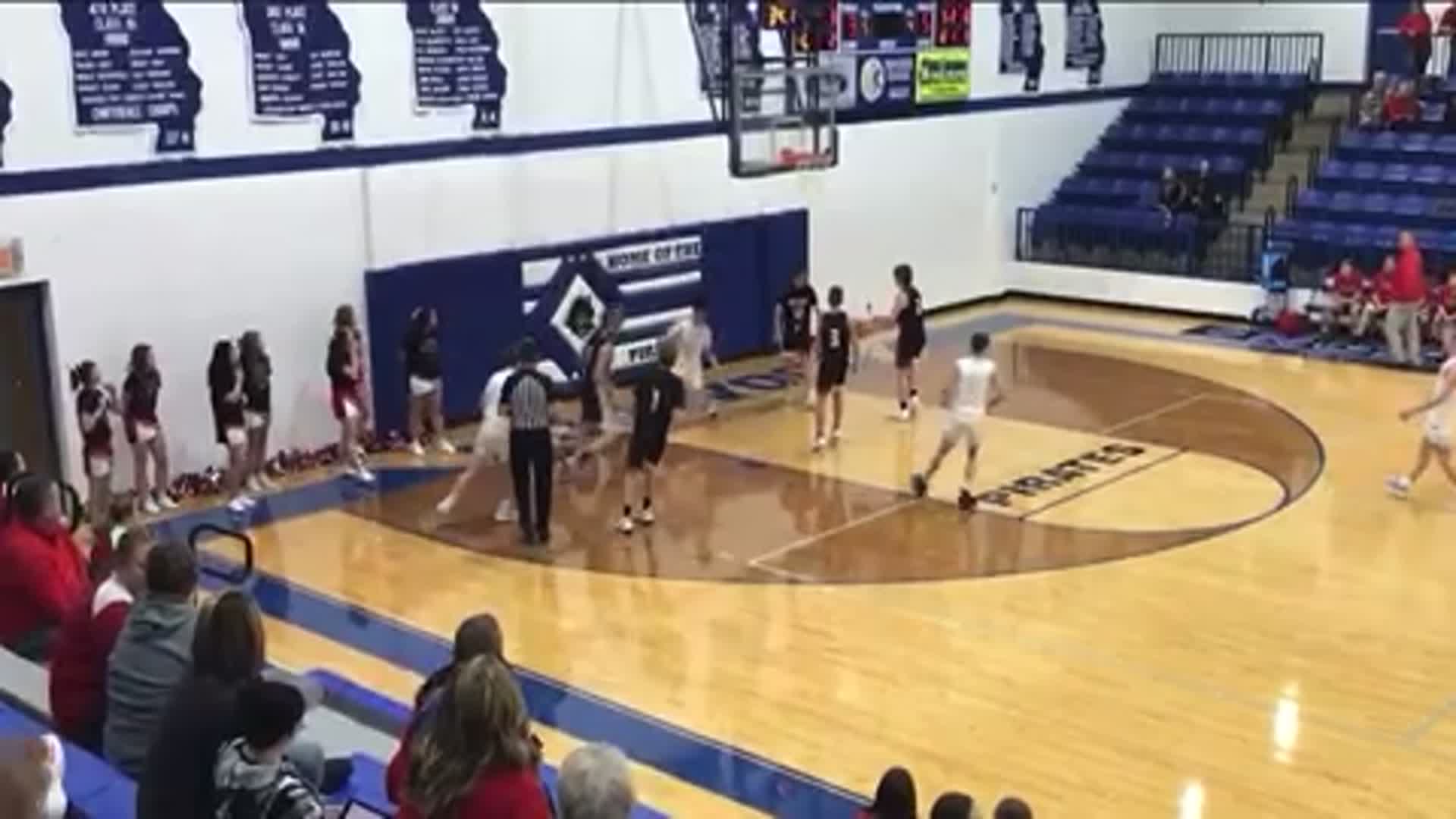 Gunner Bradshaw dunk