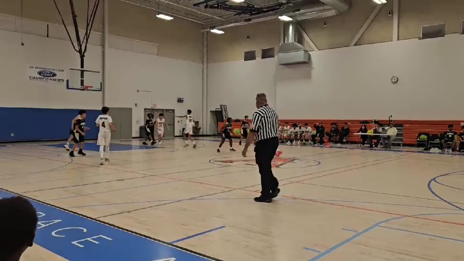 End of Quarter 3 point shot