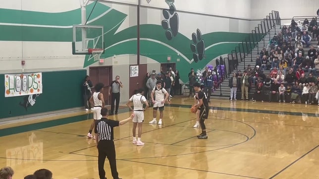 Michael Day hits the game winning free-throw with0,4 left.