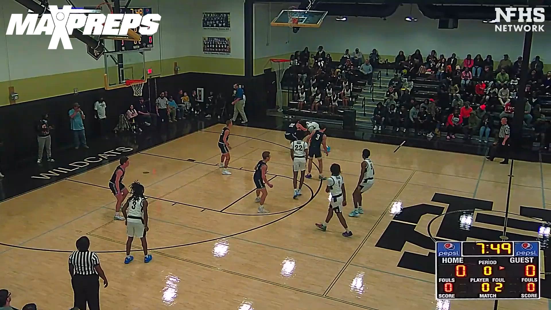 Gage Mayfield dunks and blocks all over the opposition