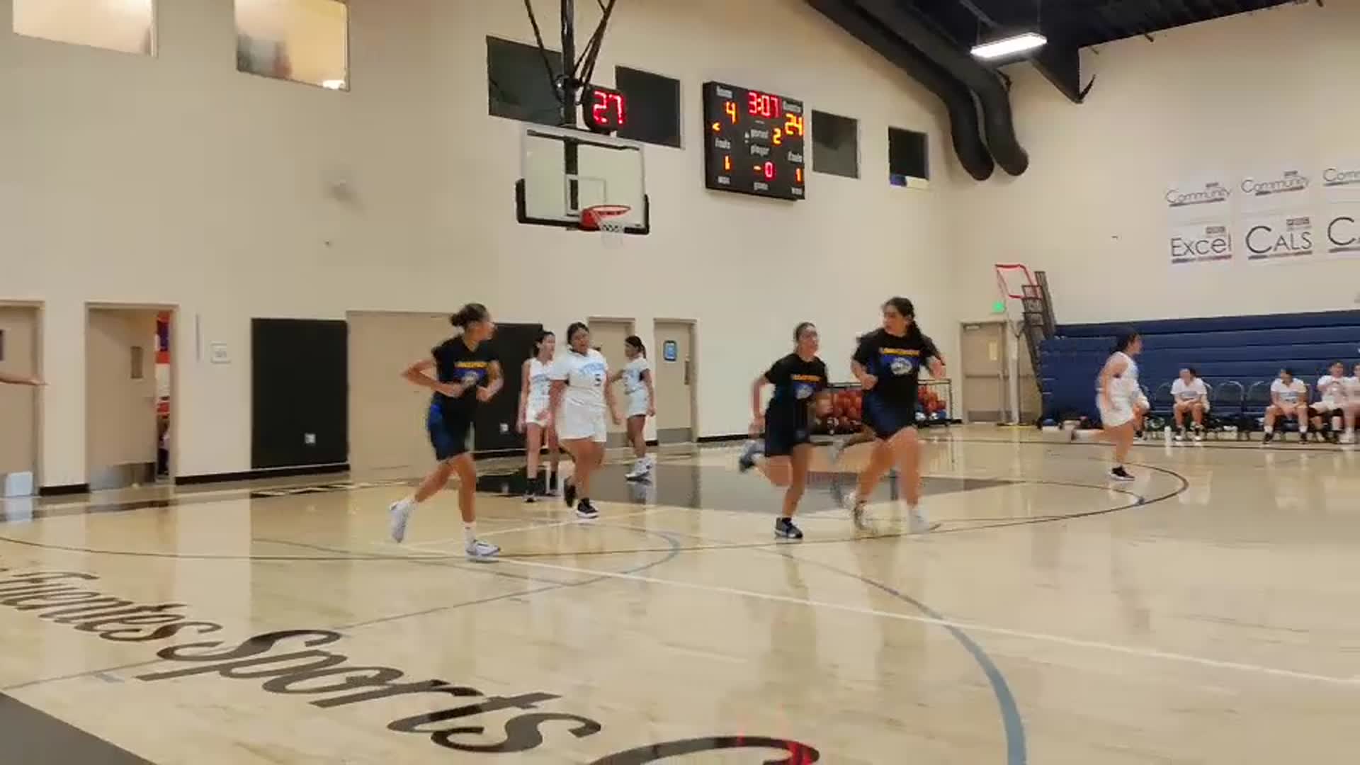 Jimenez, sideline pass to Evelyn's left side lay up.