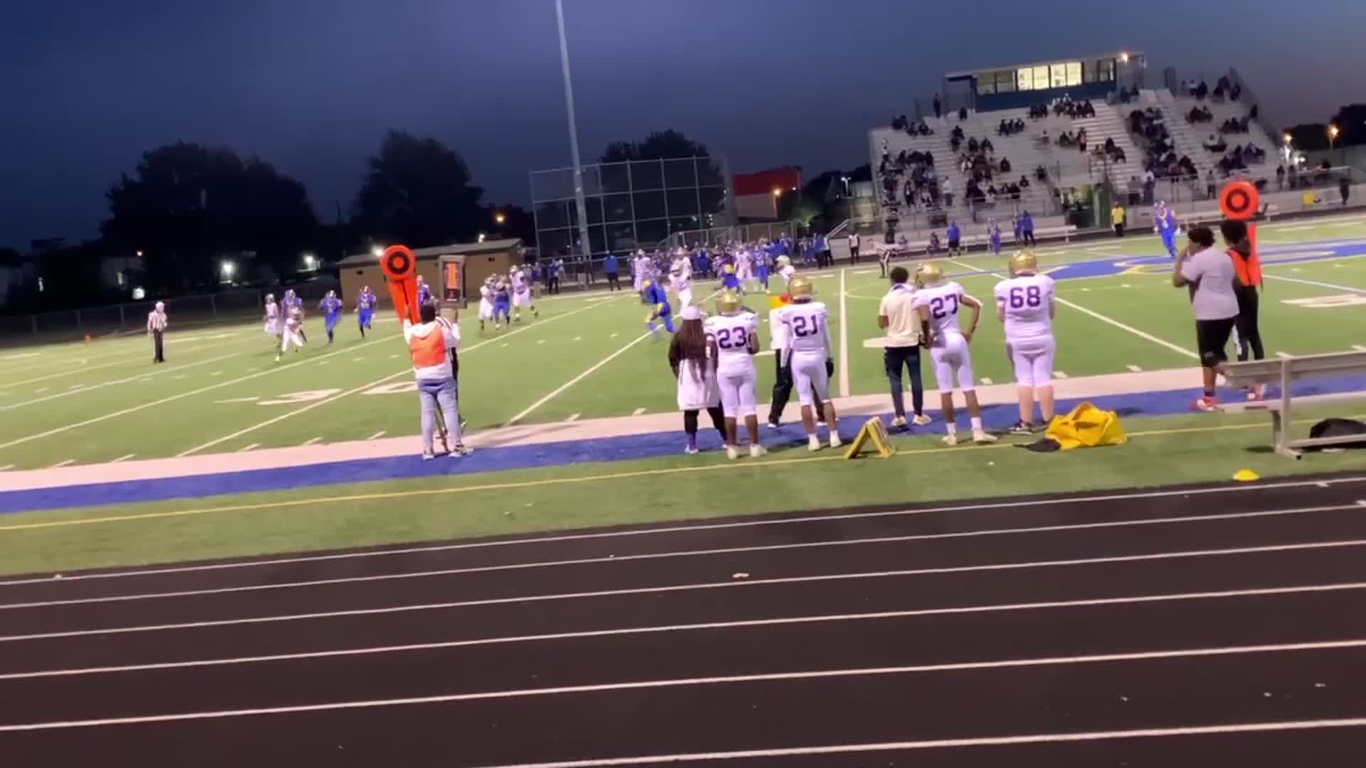 #5 K Vinson Jr breaking tackles