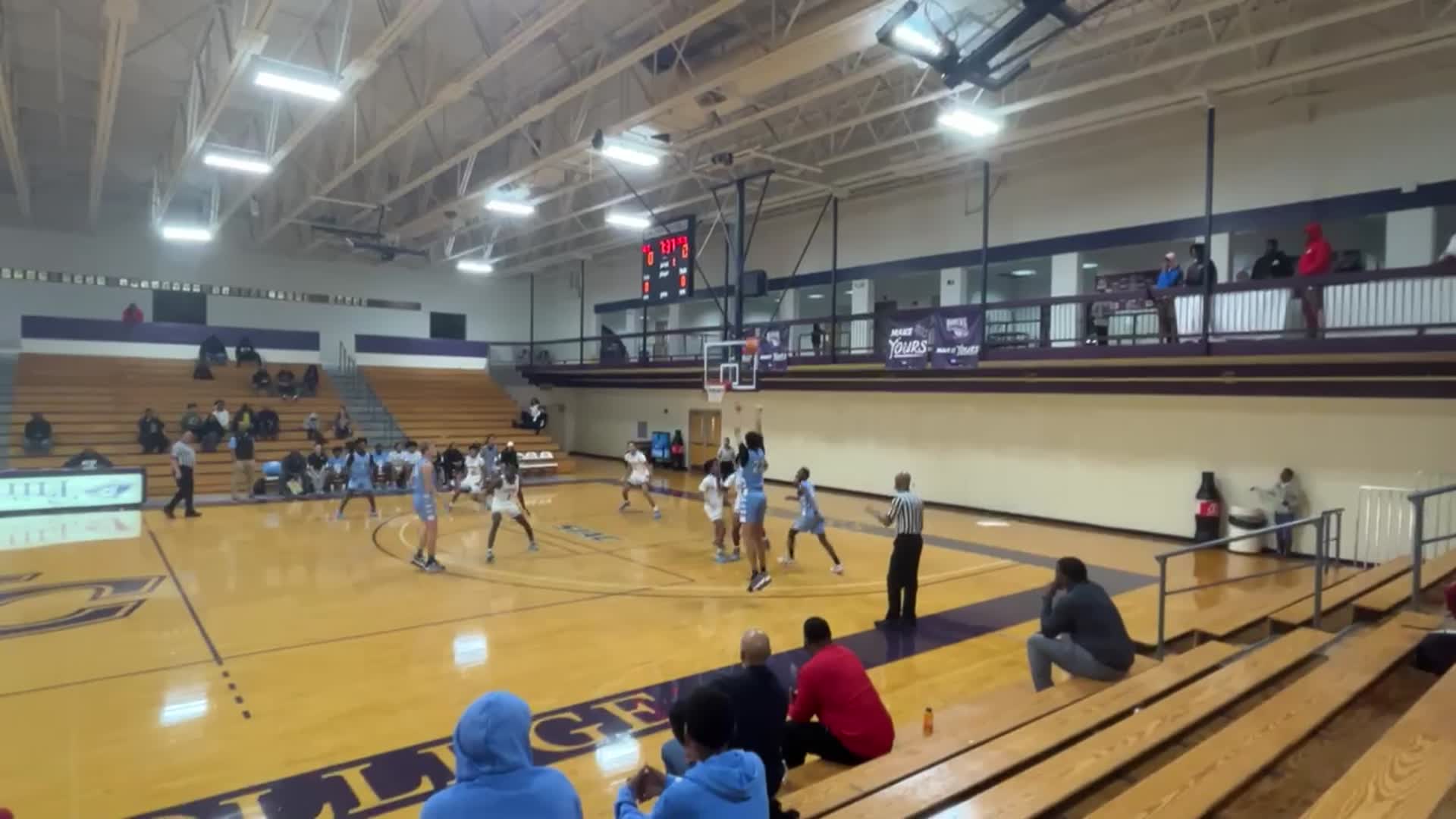 Caleb Smith 2028 C/G with a timely three