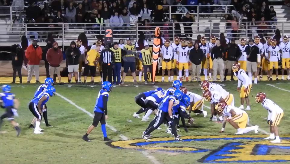 Iosefa Lealofi QB Sack vs Serrano