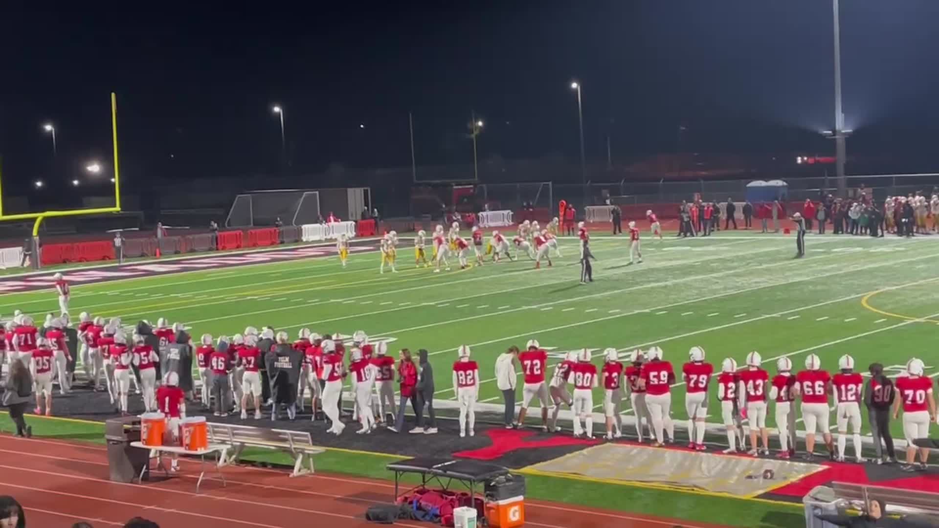Yelm #23 Brayden Platt 4 yard carry in red zone