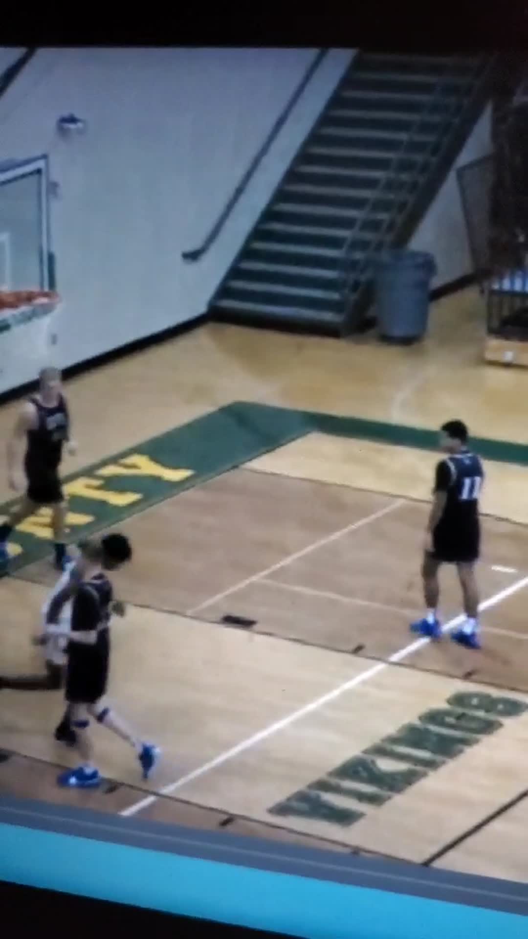 DaMontez Malone (2024) dunking vs Lewis Co