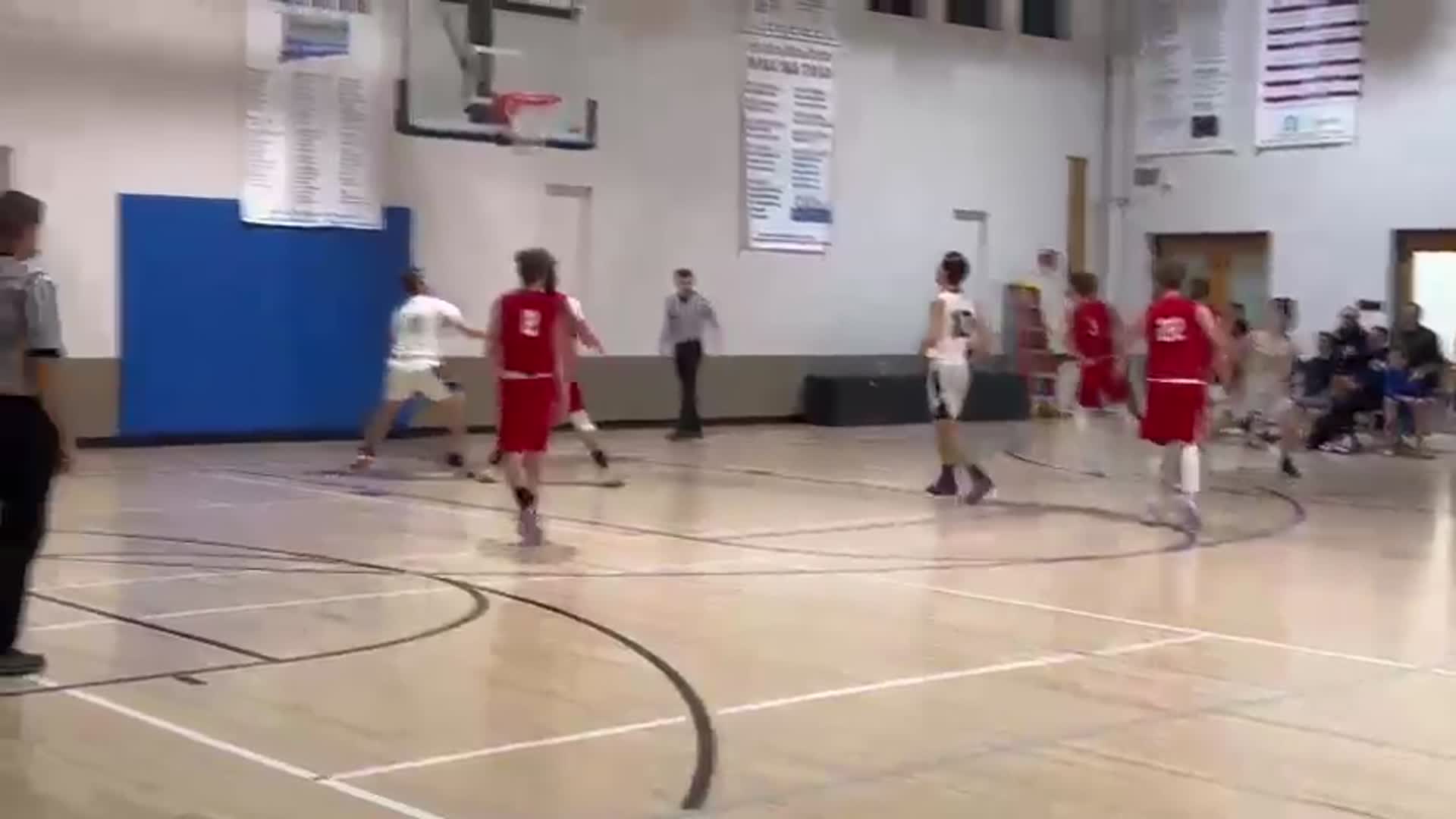 Ashi Itzkowitz three, assisted by Yaakov Kaminsky