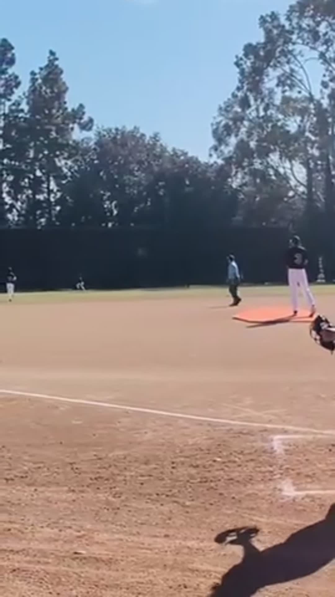 M. Hernandez with 2 run Homerun to left center field.