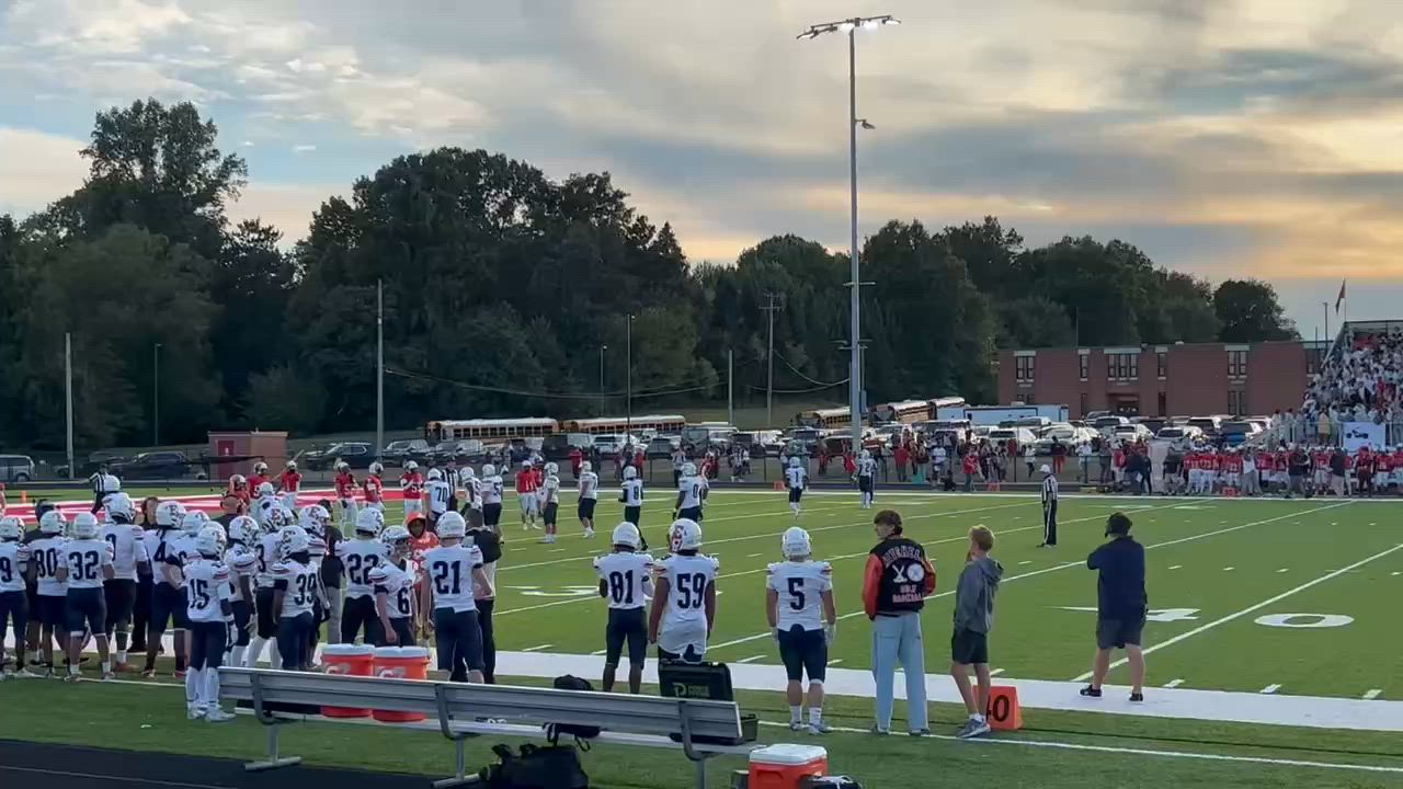 Meech throws a touchdown to Trey Carter
