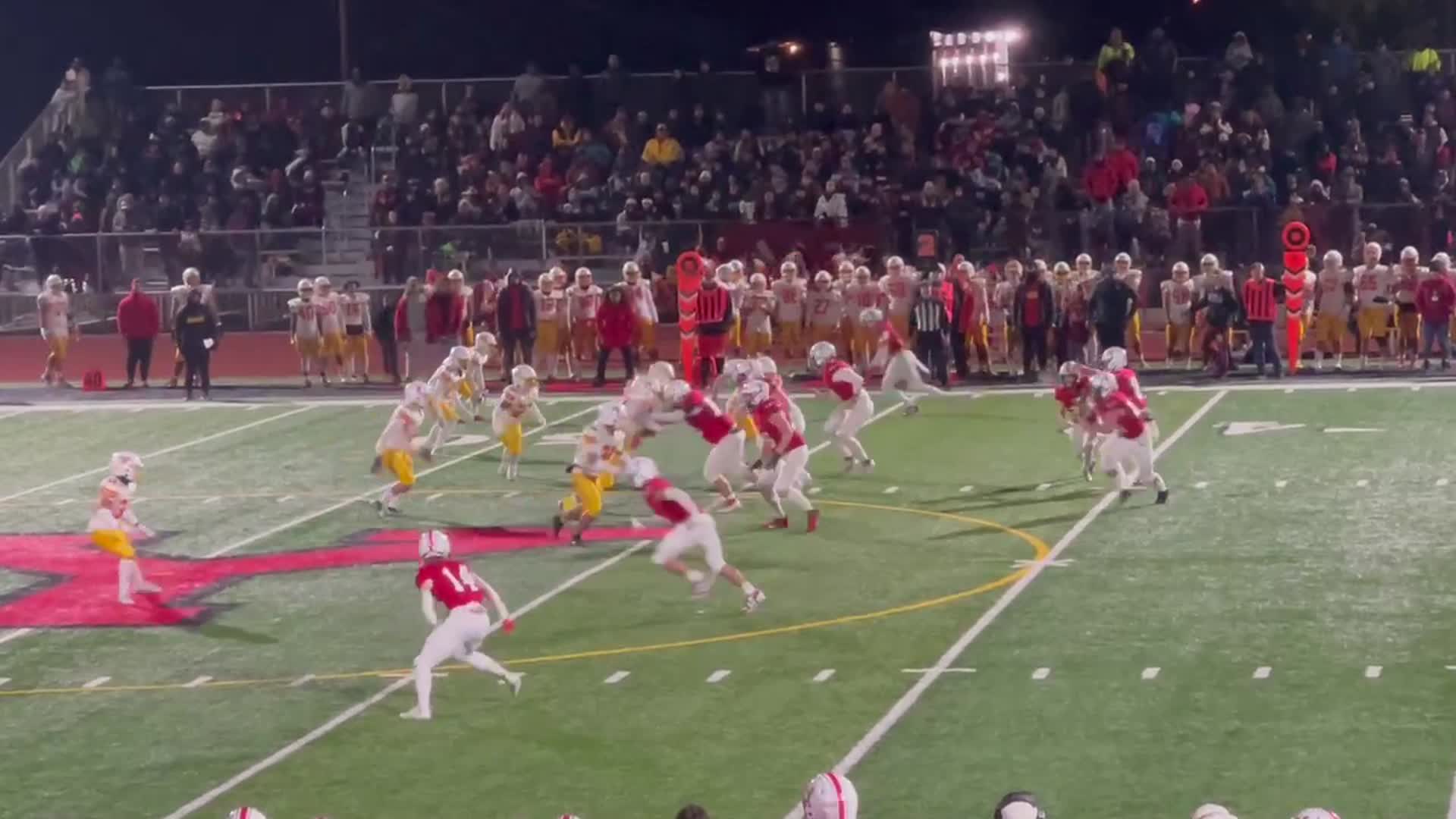 Yelm #25 Anthony Kiamco 6 yard carry for a 1st down in 3rd quarter