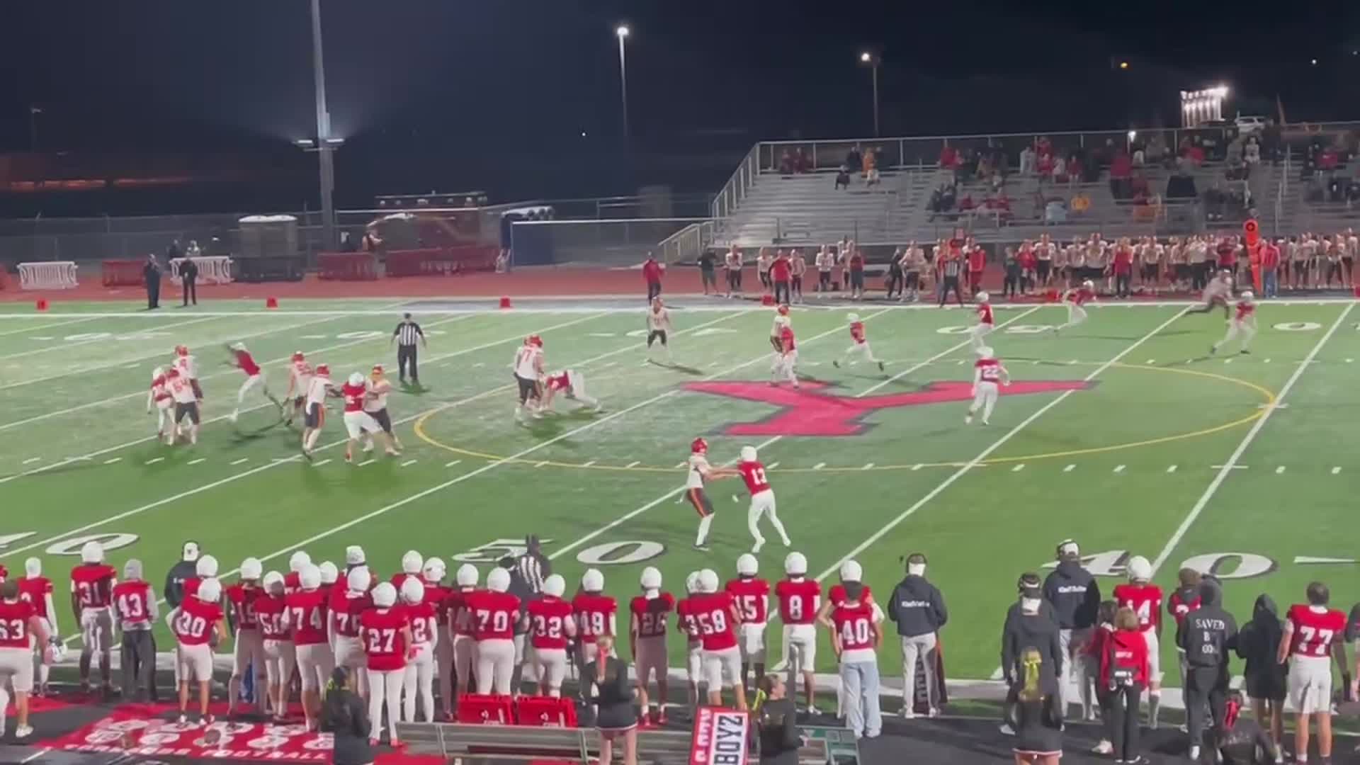 Kamiakin #9 Trent Woodhouse to #0 David Kuku for a 28 Yard Pass play