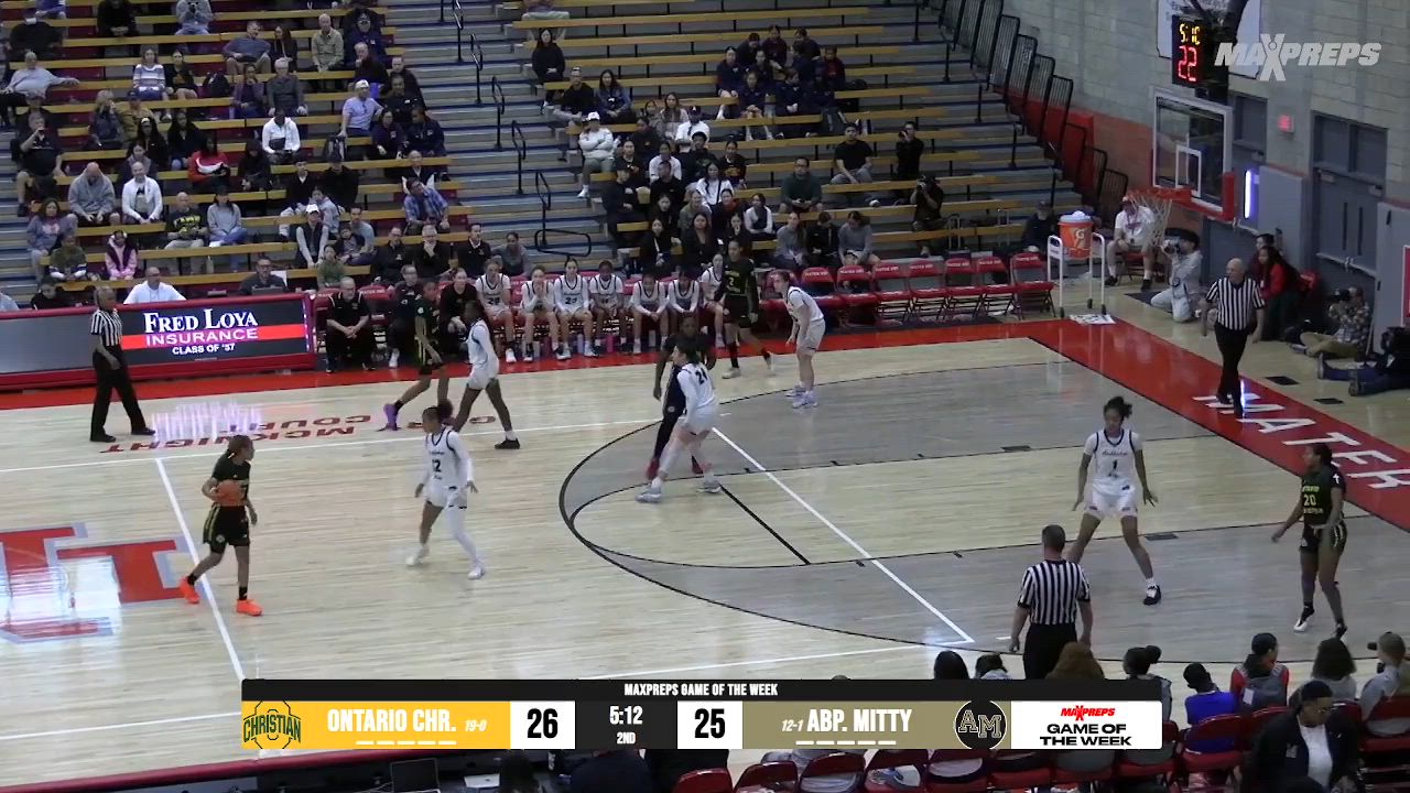 Beautiful no look pass from Kaleena Smith to Tatianna Griffin