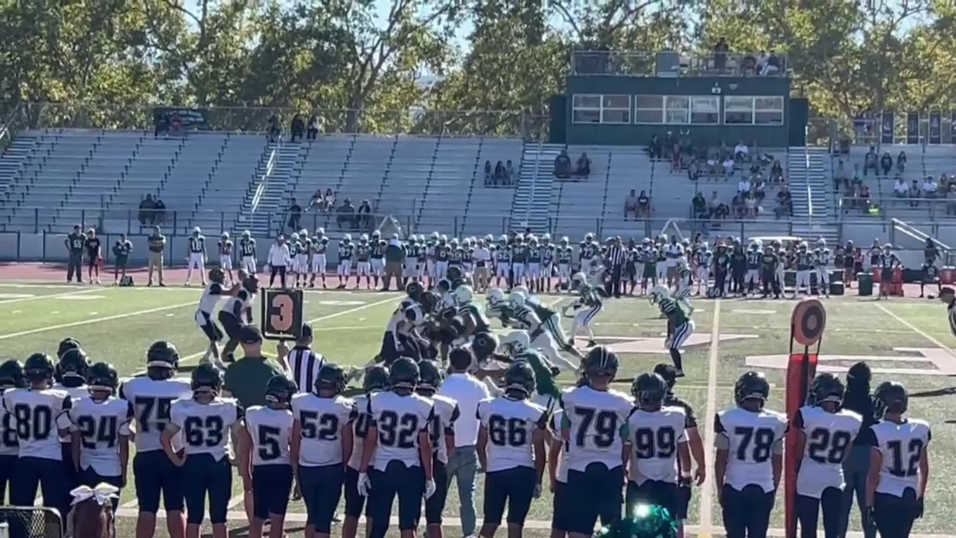 Christopher @ Palo Alto 9/13/24 - QB #1 D. Robinson completes 8 yard pass to WR #2 E. Vernon for a first down.