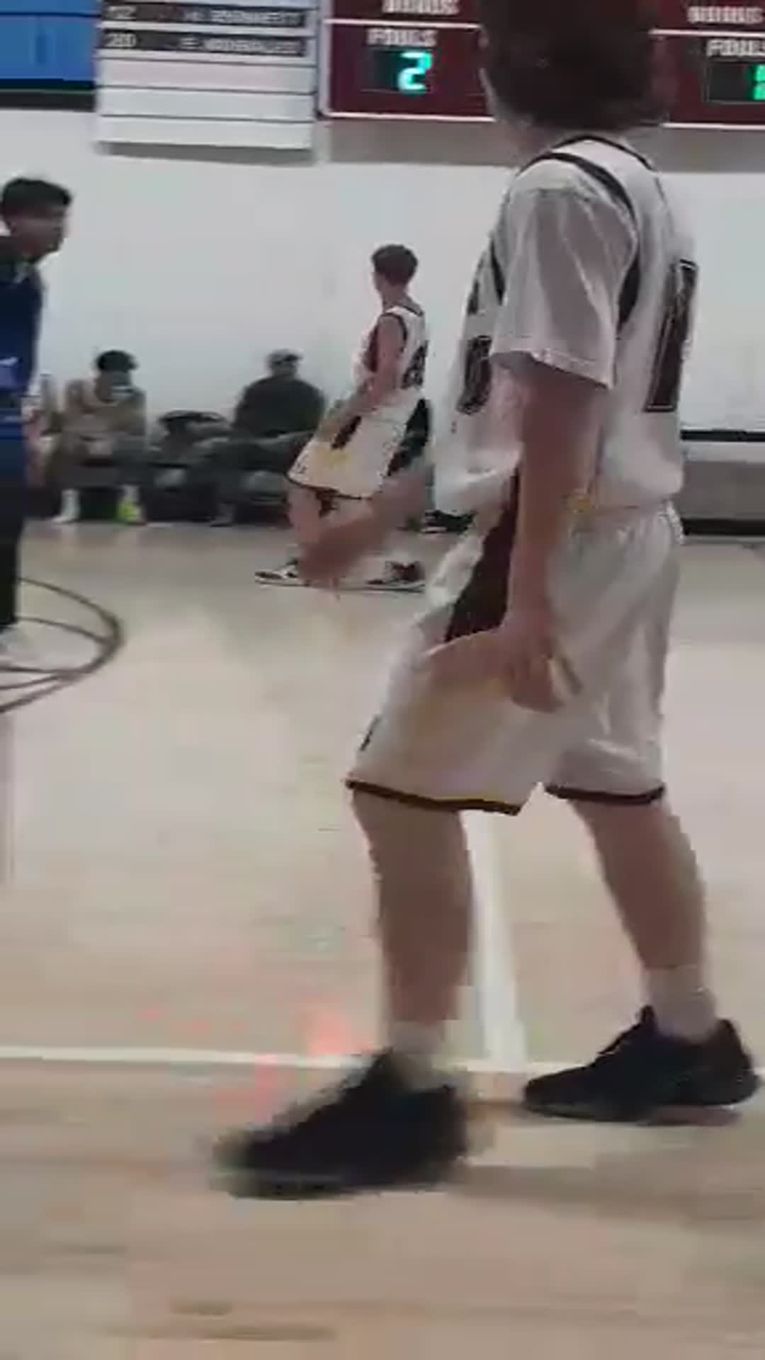 tommy kellar made a 3 pt