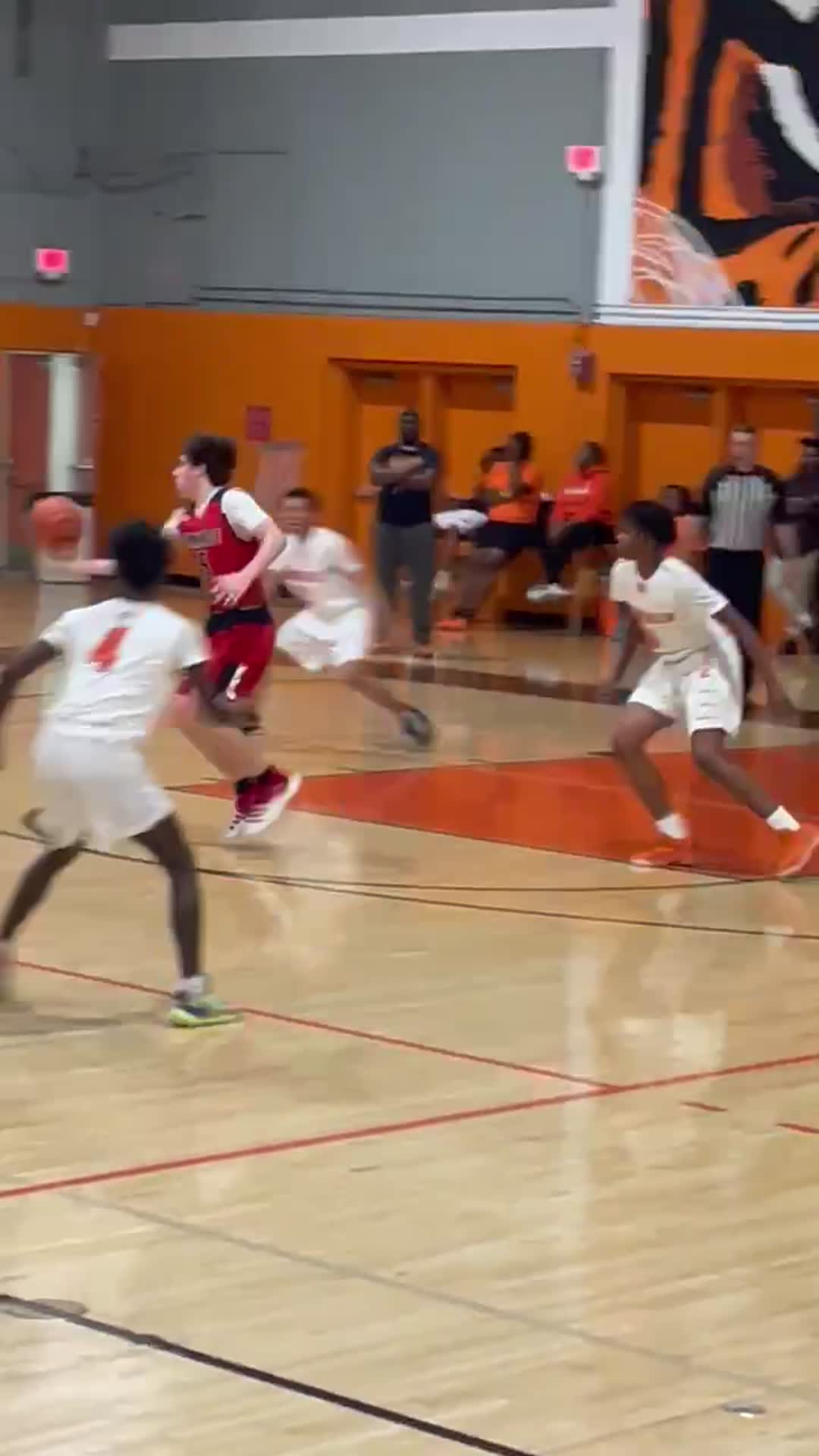 Jakari with the stight layup