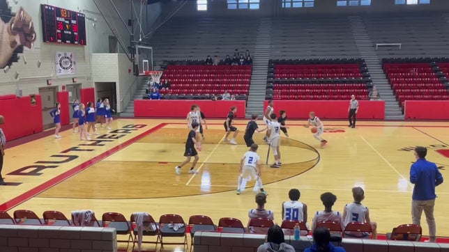 Dylan BuCher hits game winning shot to defeat the Lakeview Bulldogs 39-38 to advance the Eagles to the second round of the playoffs