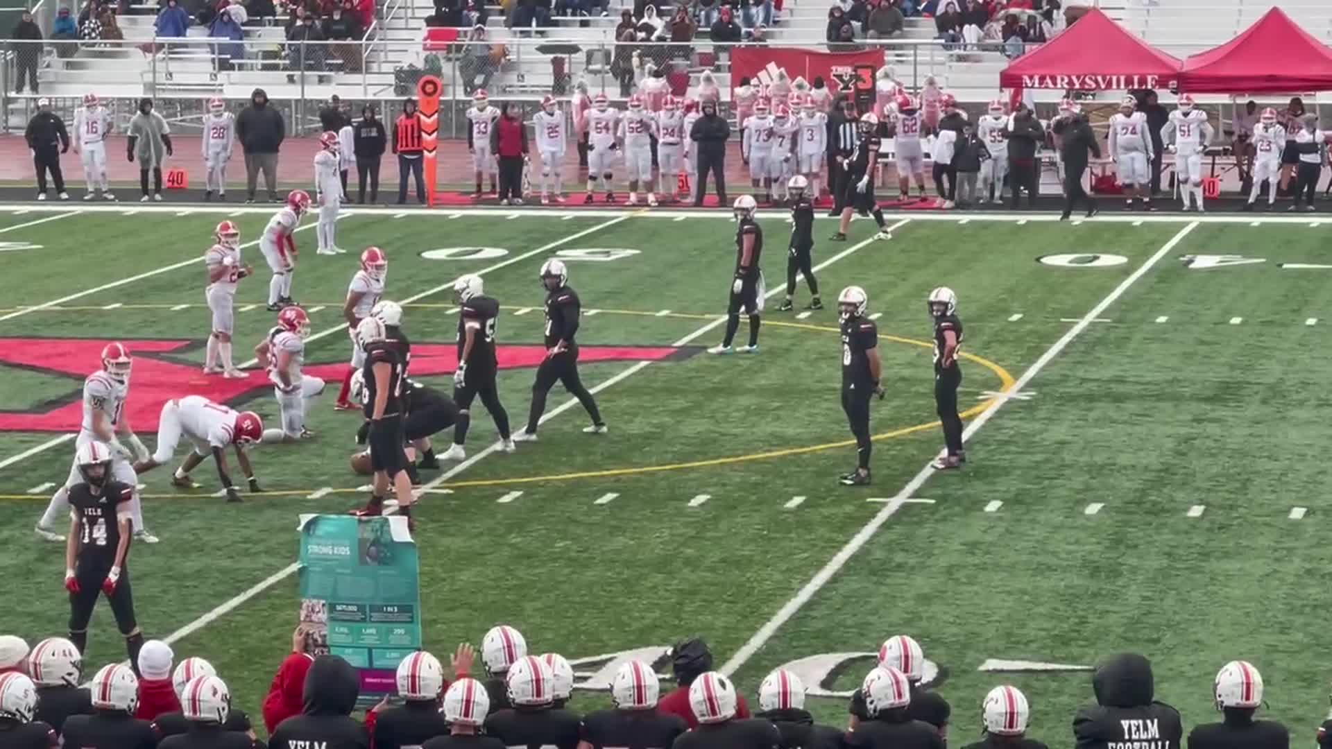 3rd & 18 1st down pass #8 Damian Aalona to #3 Jacob Ford