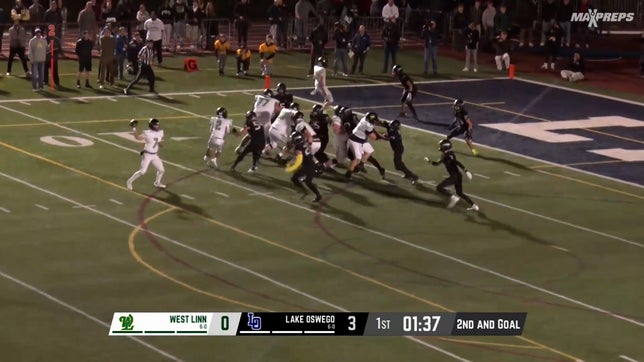 Highlights of West Linn's (OR) 38-16 win over Lake Oswego (OR) in the MaxPreps Game of the Week. QB Sloan Baker threw for 217 yards and 5 touchdowns in the victory.
