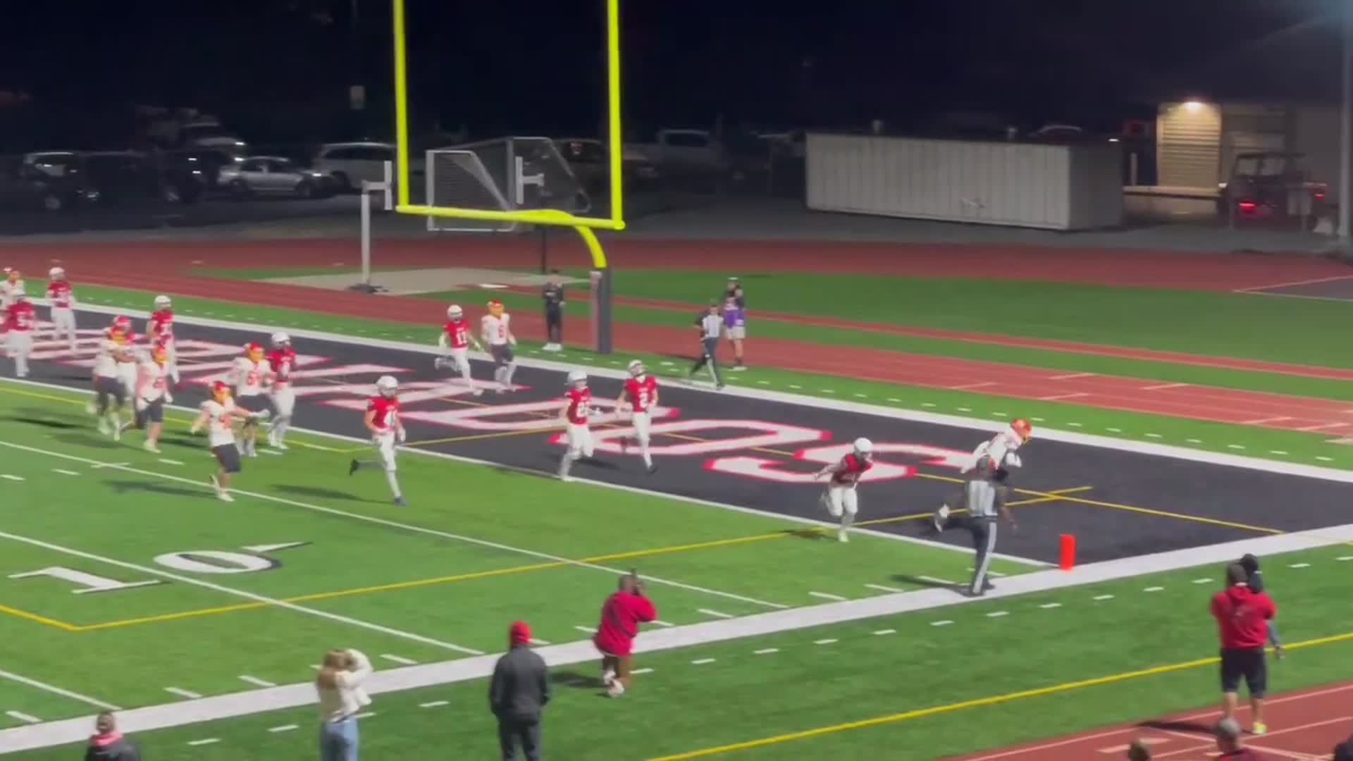 3rd quarter Kamiakin #9 Trent Woodhouse to #0 David Kuku for the two point conversion