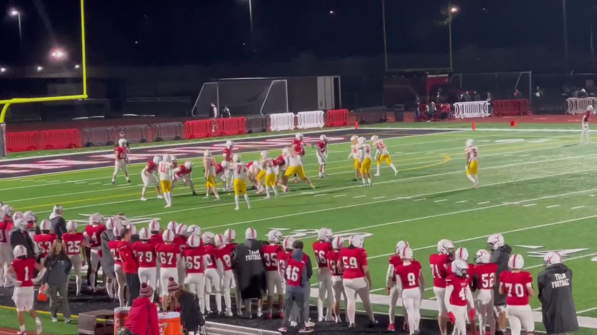 Yelm #23 Brayden Platt 31 yard rush in 4th for 1st down vs Mt Tahoma