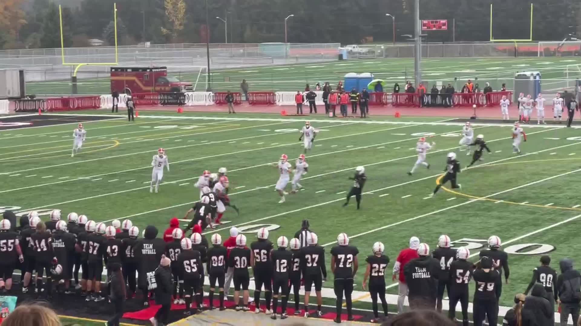 Yelm pooch kickoff attempt nearly works in 3rd quarter