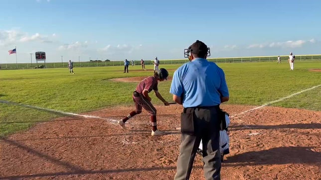 Walk off grand slam in Agua Dulce district game