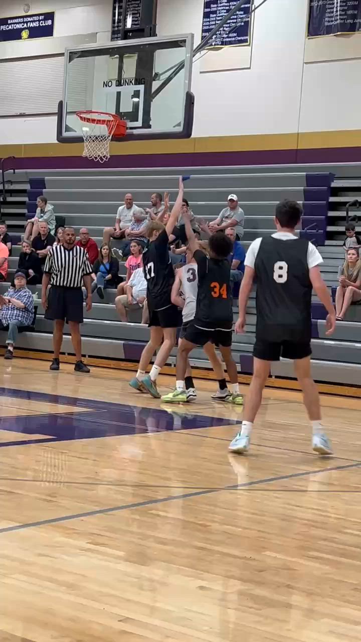 Winnebago Indians vs Dakota Indians.  Varsity Summer League Highlights 6/4/2025 at Pecatonica High School