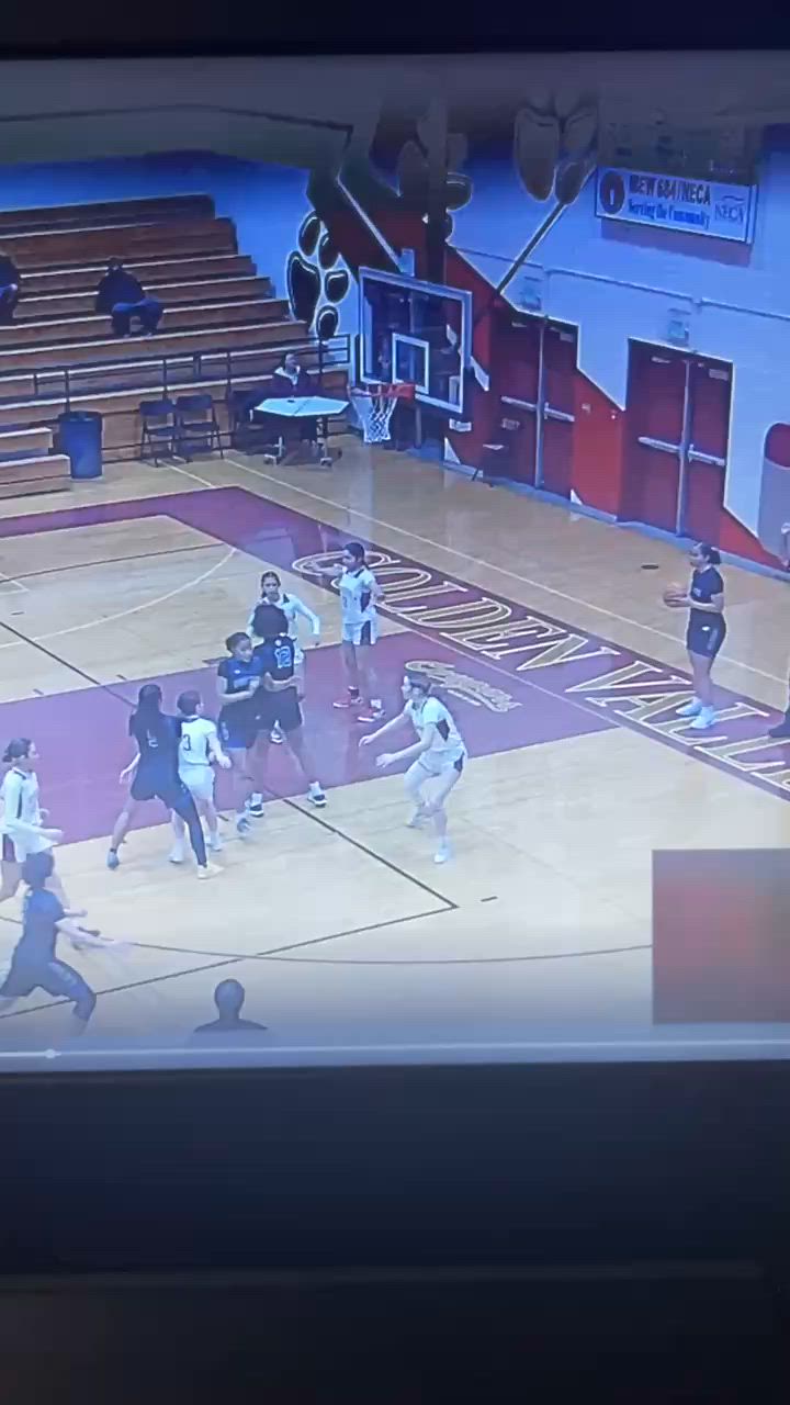 Amazing Shot , By Sr Azure Curry, off Sr DJ Jackson Great pass.