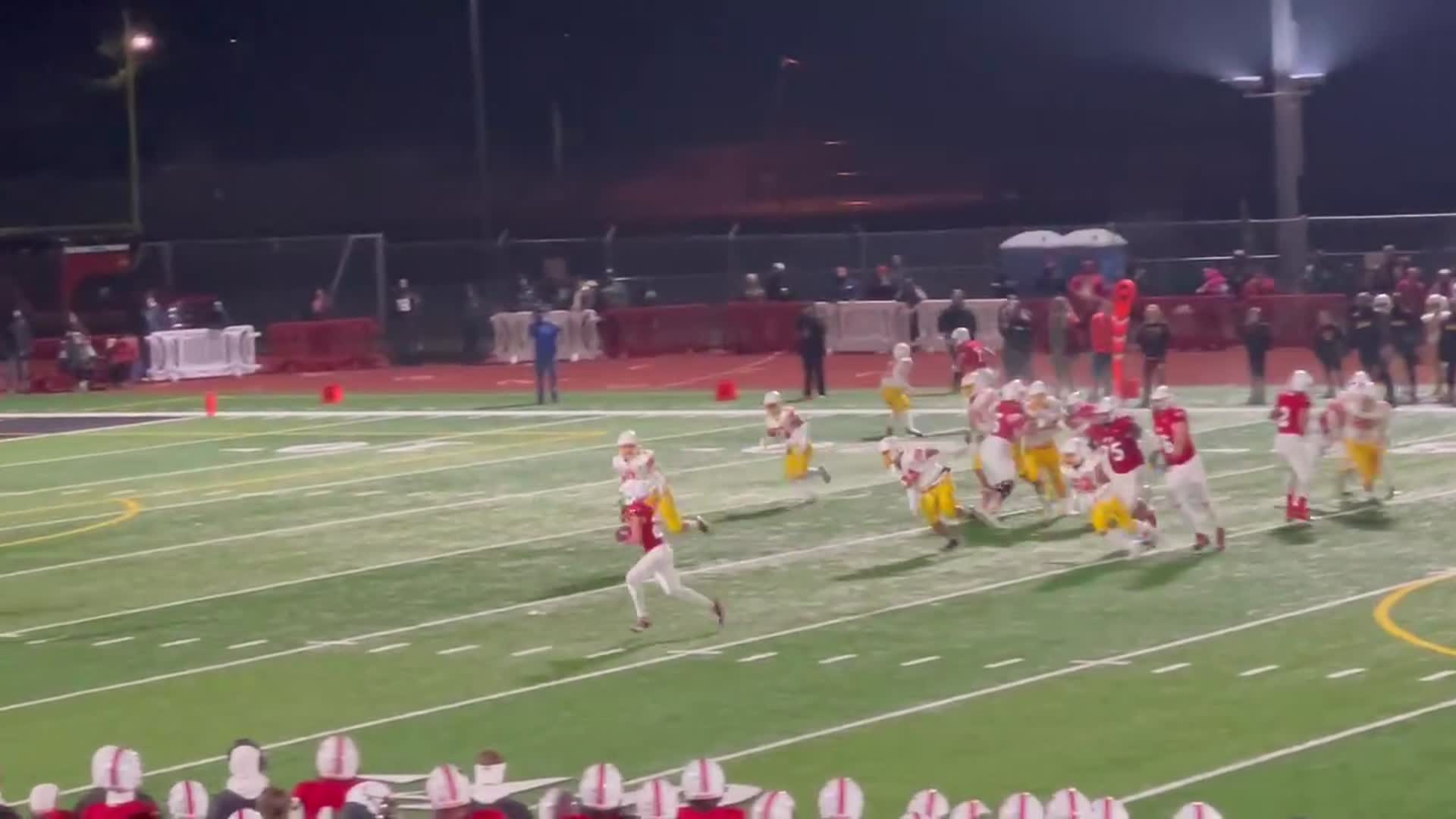 Yelm #8 Damian Aalona 12 yard pass to #25 Anthony Kiamco vs Mt Tahoma in 3rd quarter