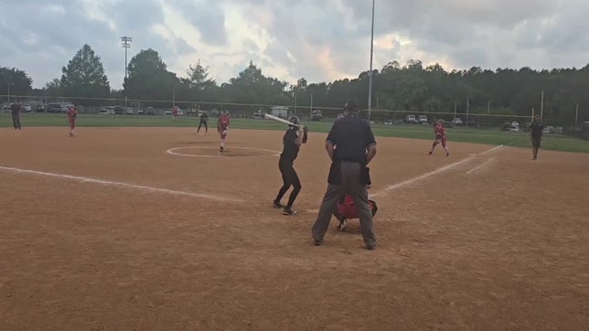 Walkoff homerun sends Wetumpka High School softball  to state playoffs.
