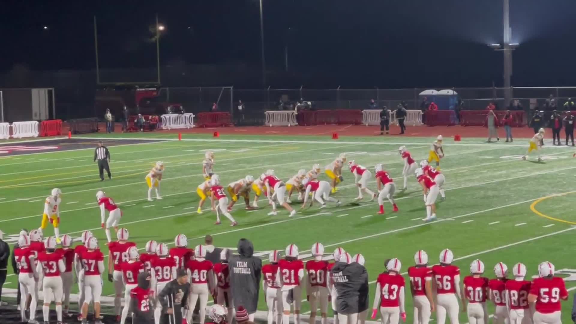 Mt Tahoma #13 Tre Walker to #5 DJ Ervin for 25 yard reception vs Yelm 3rd quarter