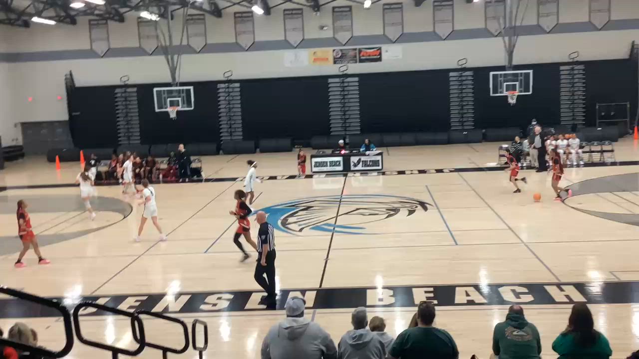 Christen Bell baseline jumper