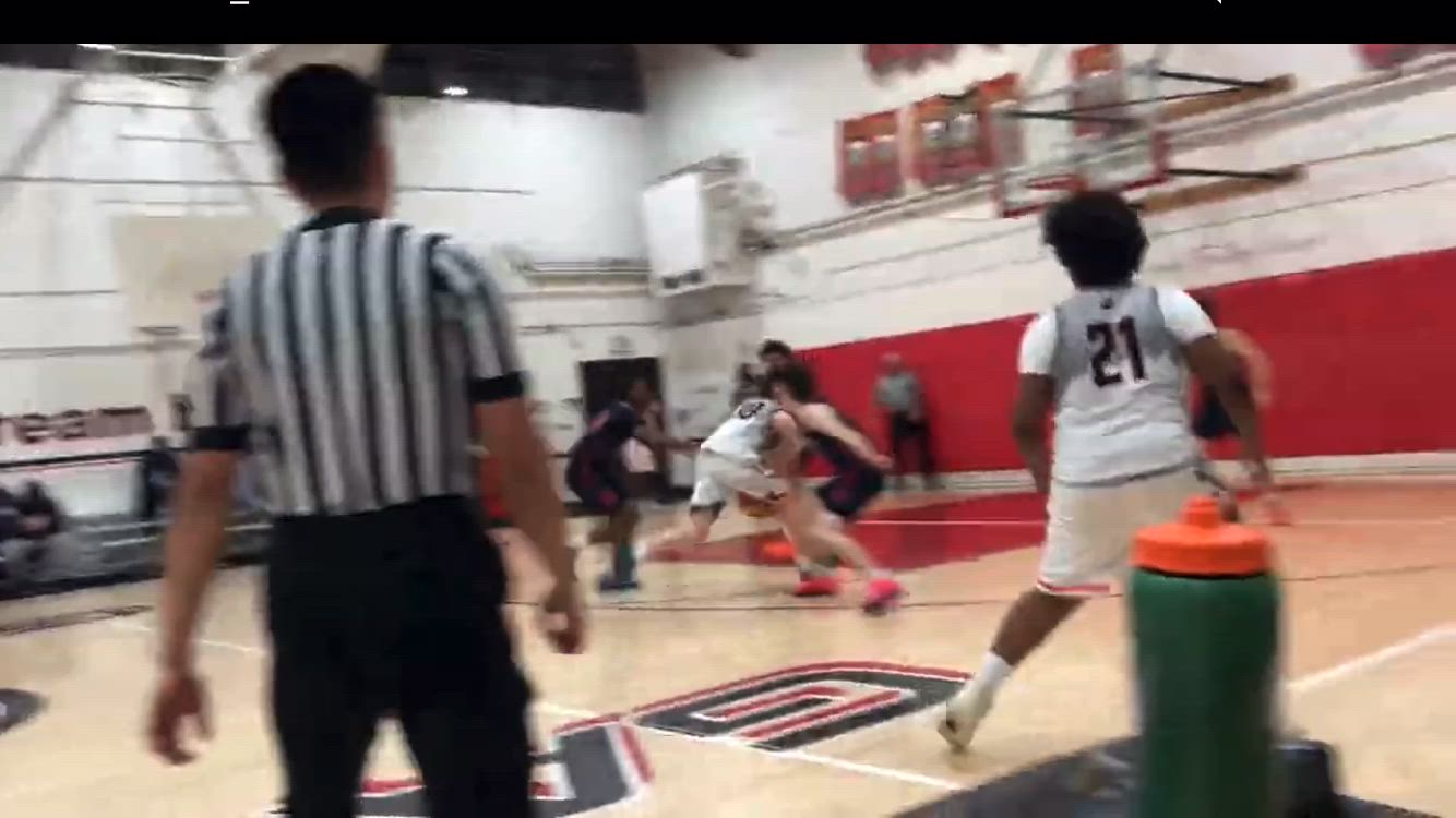 Mimaury makes tough layup