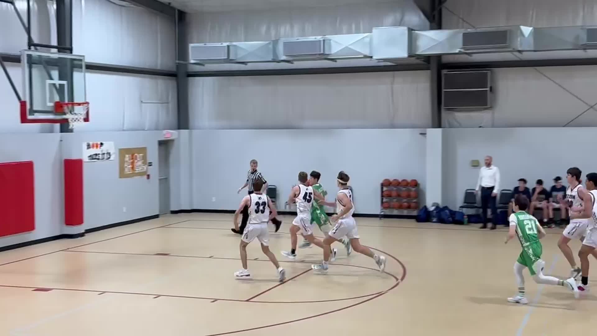 #21 Parker Broadway assists #1 Ryston McNaughton for a quick 2.