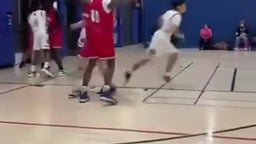 Pass from Darrell Sanders to Kwamaine Washington