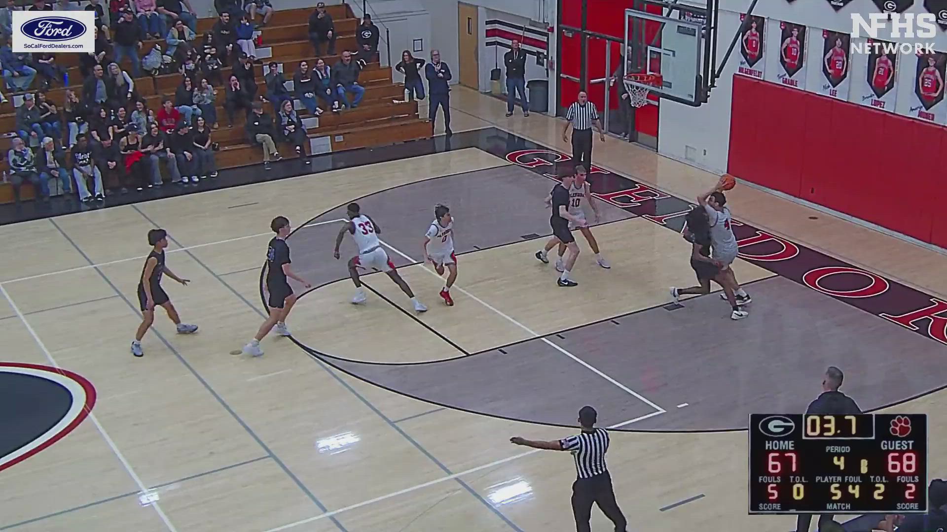 Max Hilgenfeldt with the playoff BUZZER BEATER