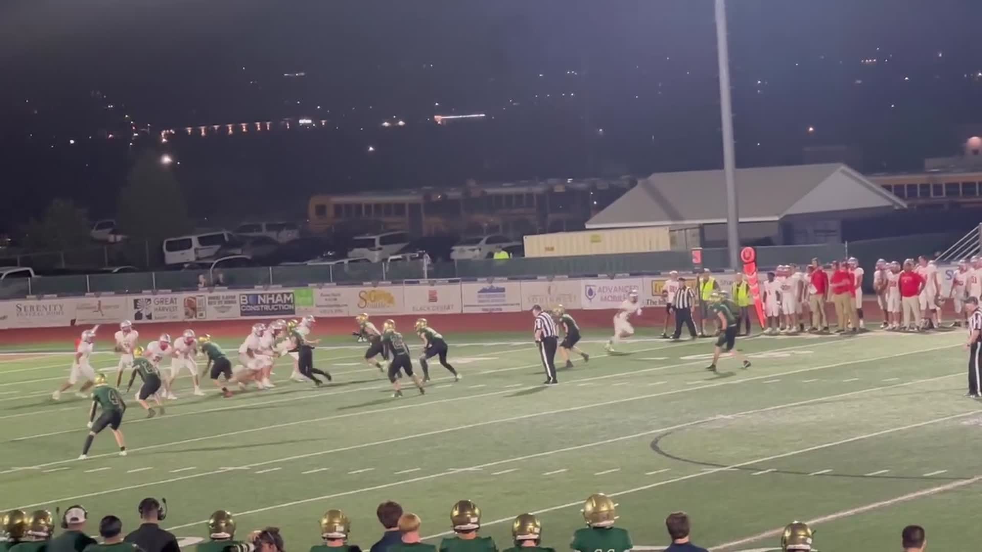 Warriors #3 Porter Hutchings tips off pass #8 Karsten Stuart gets possession of the ball