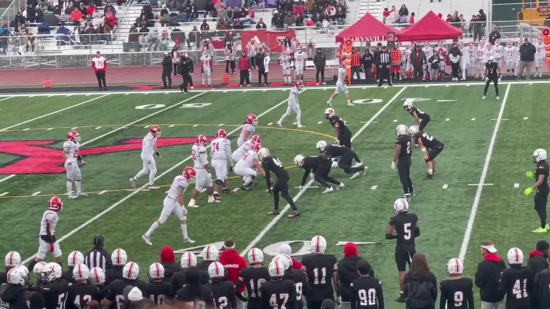 Marysville-Pilchuck #16 Luke Shoemaker 41 yard TD pass to #2 James Basinger for the lead