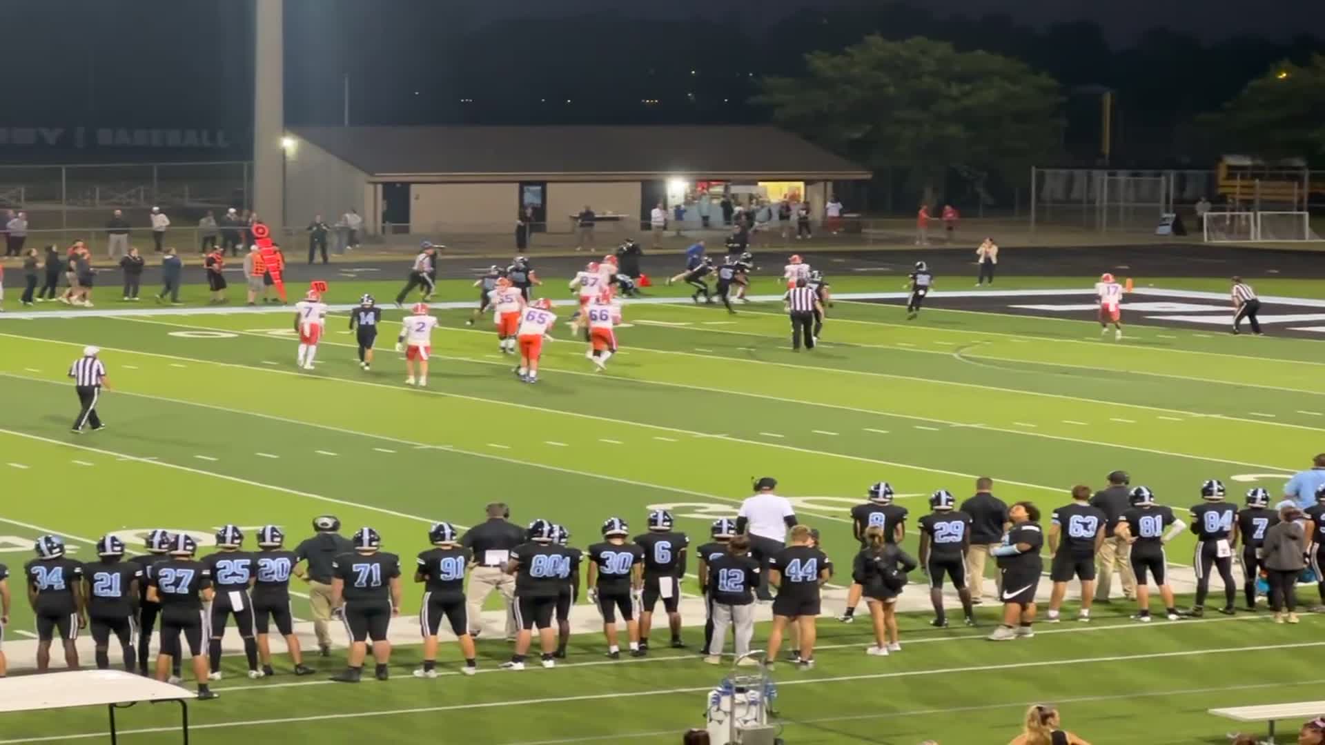 #3 Marsalis Bell, Free Safety getting that tackle