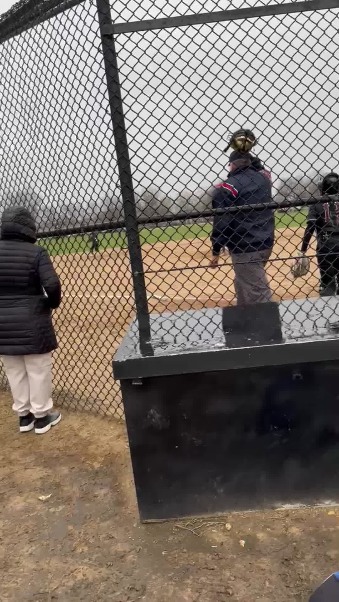 In the bottom of the 2nd inning, Jaida Rebolledo hits to center field, bringing in herself, Layla Ruiz, and Jessica Monarrez.