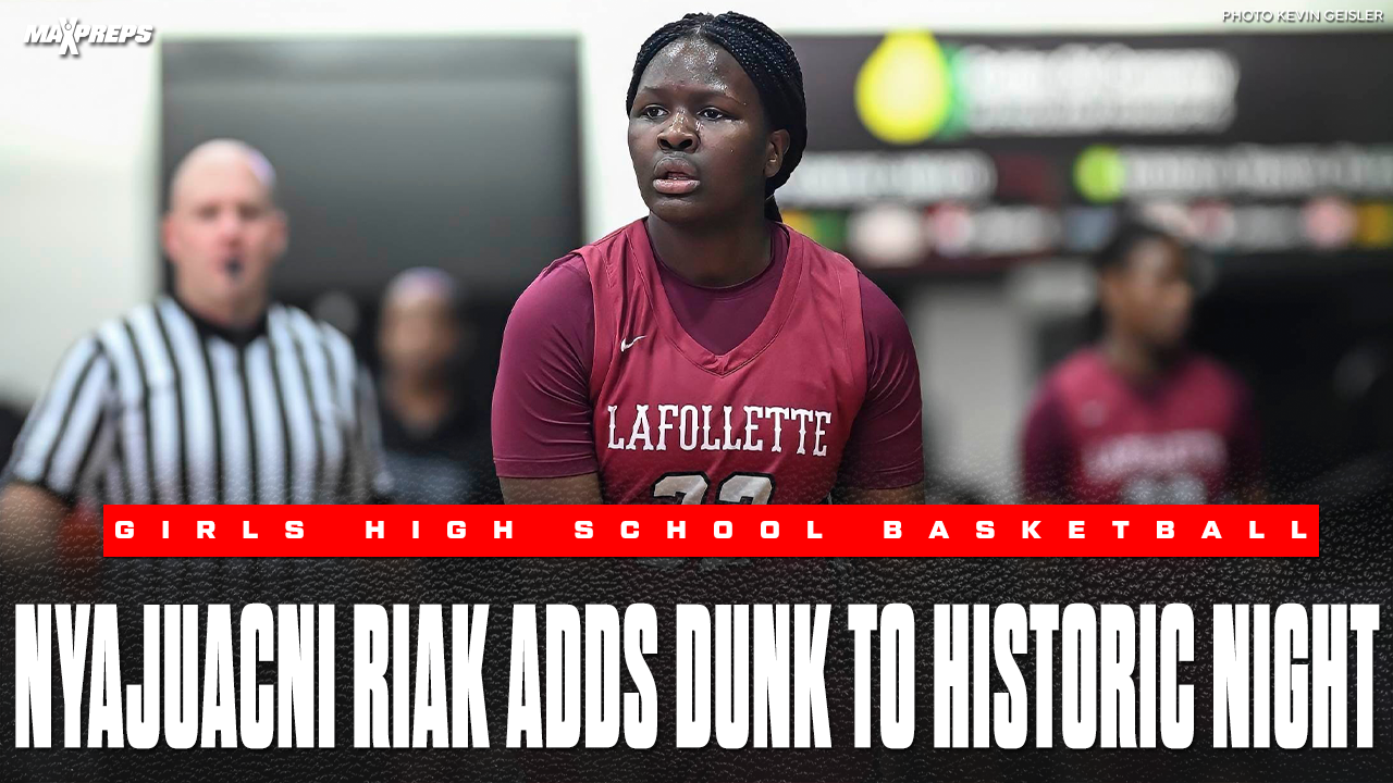 Nyajuacni Riak Throws Down Rare In-Game Dunk in Wisconsin Girls High School Basketball Game
