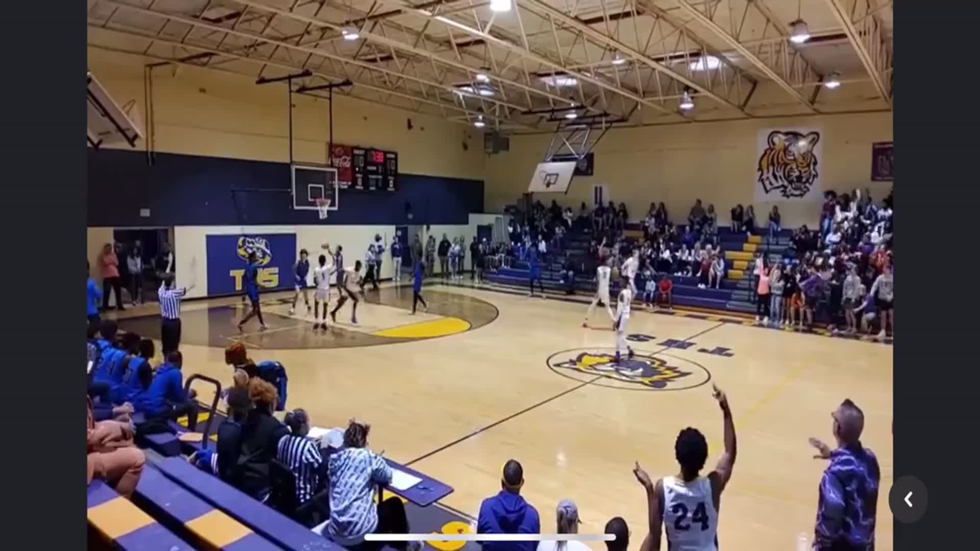 Rowen Thornton 17 points in 2 1/2 quarters