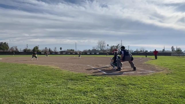 Tomlinson went 3-4 with a triple against Mariposa.